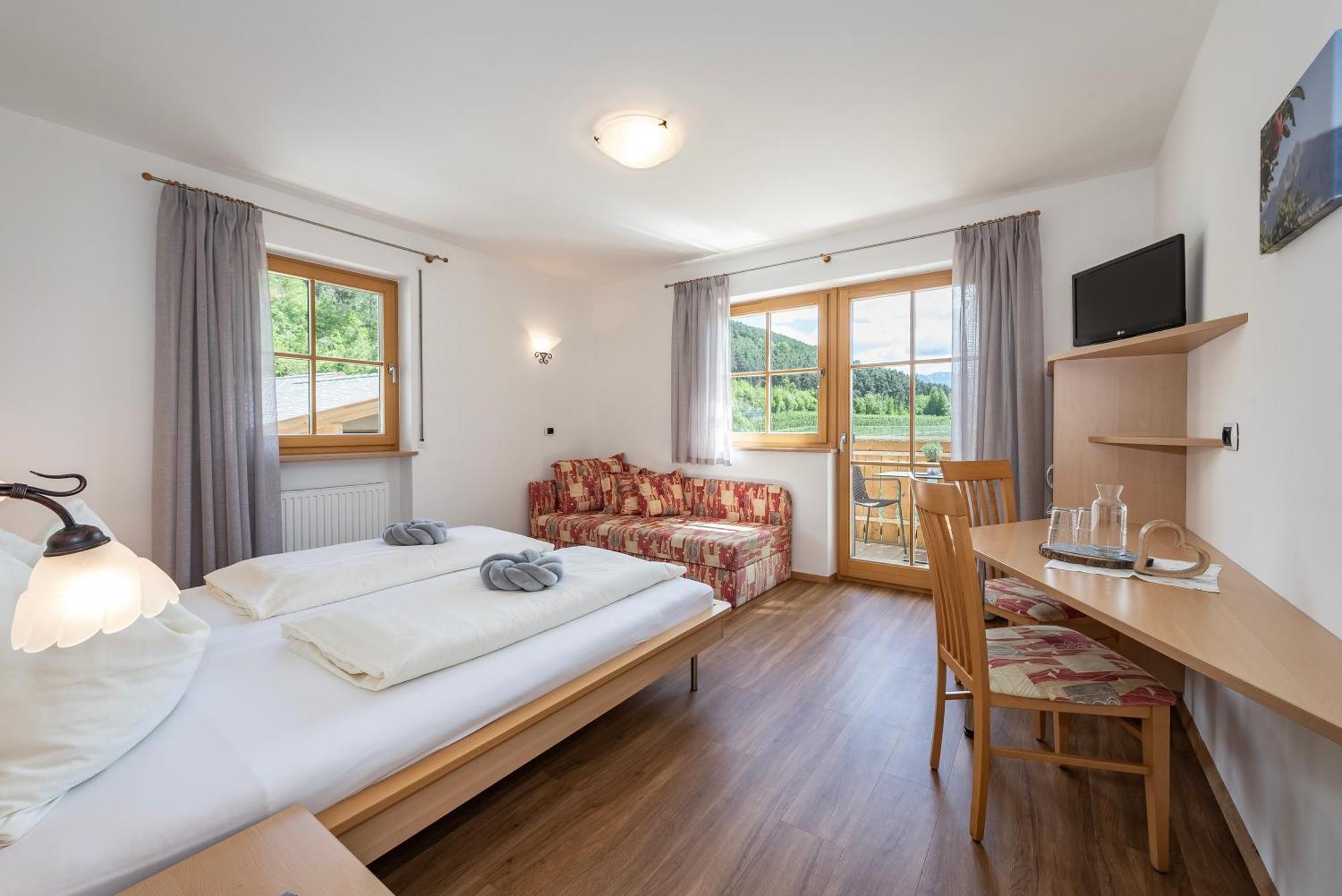 Trinnerhof- Hof Chalets Und Obsthof Mit Zimmer Natz-Schabs Екстериор снимка