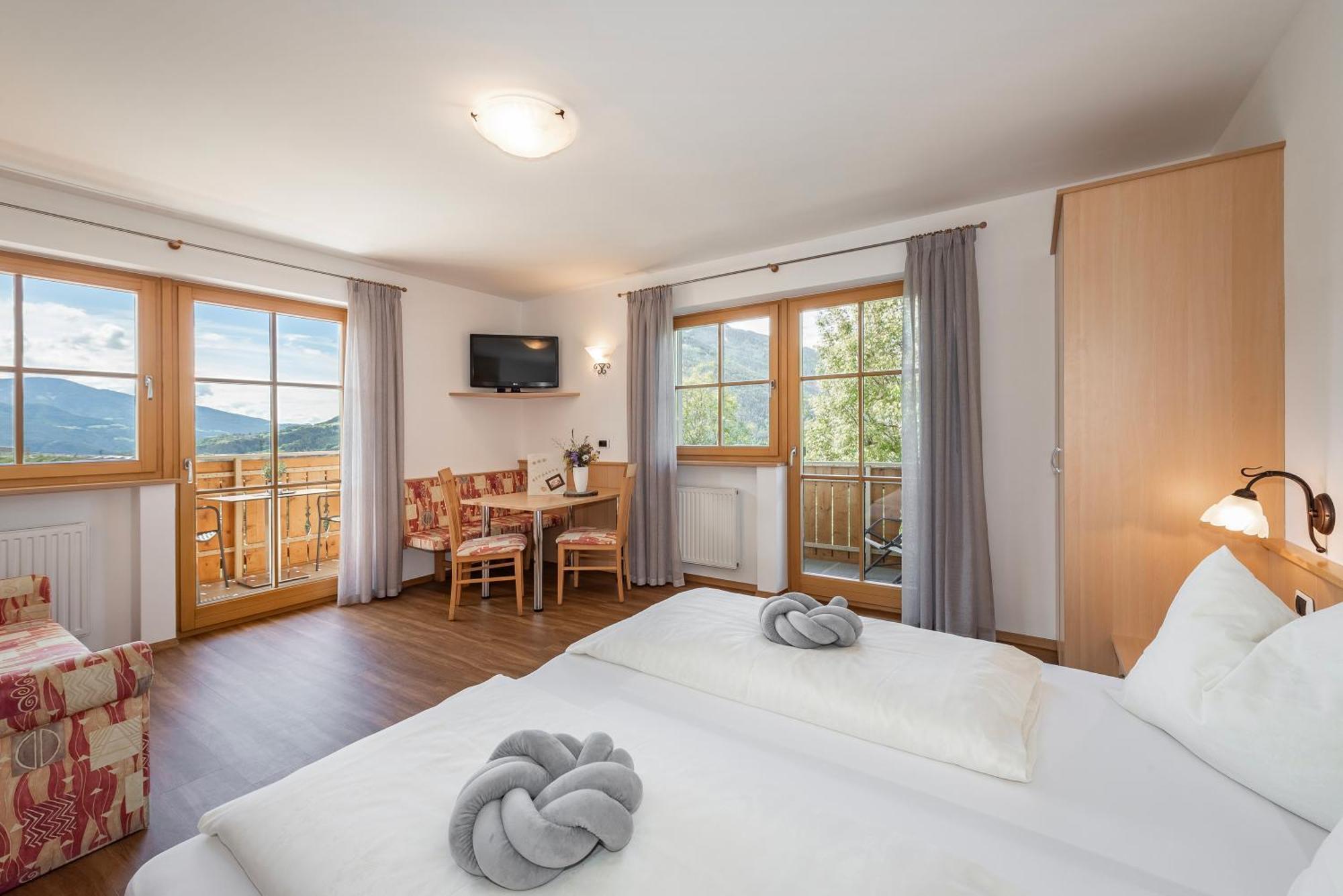 Trinnerhof- Hof Chalets Und Obsthof Mit Zimmer Natz-Schabs Екстериор снимка
