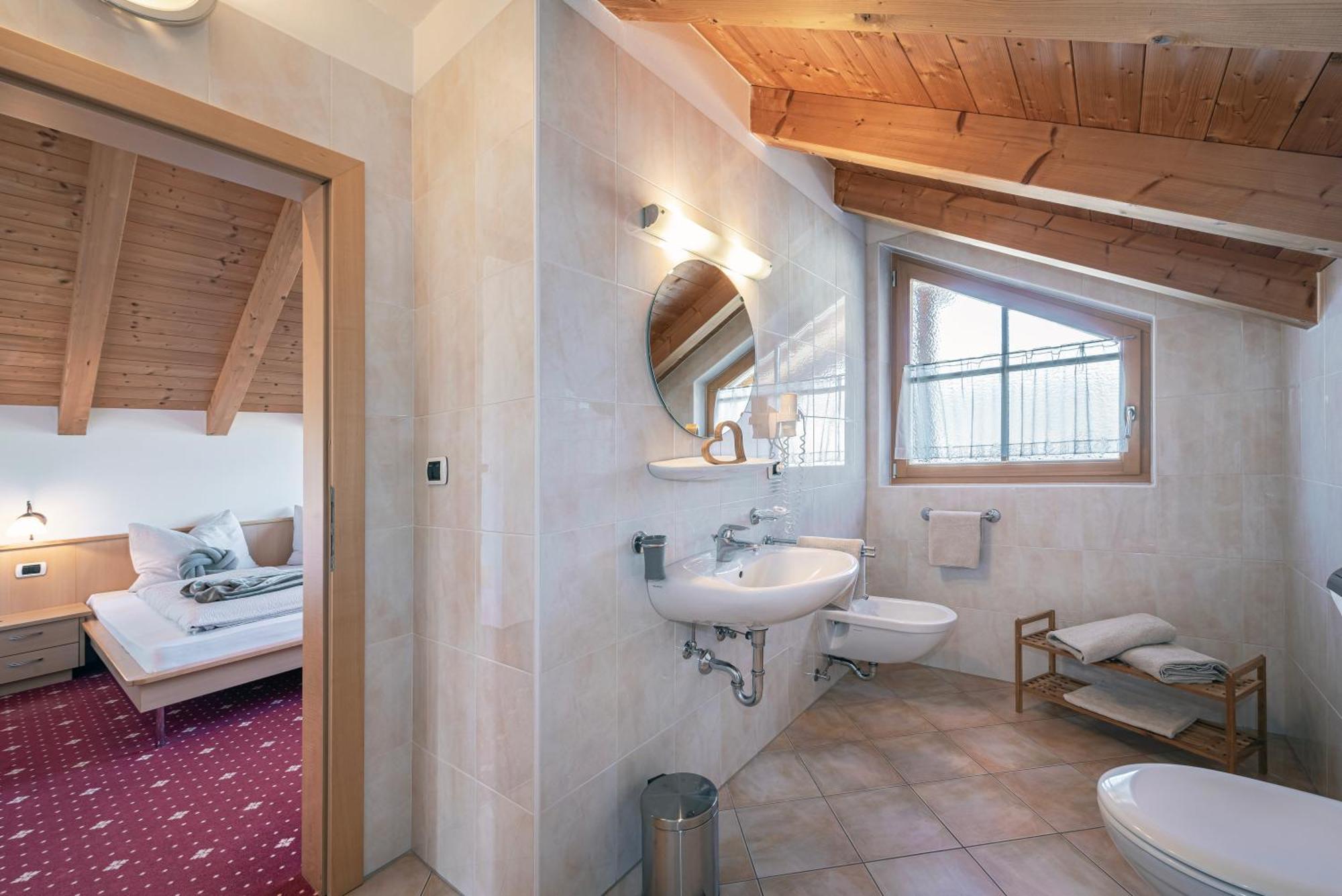 Trinnerhof- Hof Chalets Und Obsthof Mit Zimmer Natz-Schabs Екстериор снимка